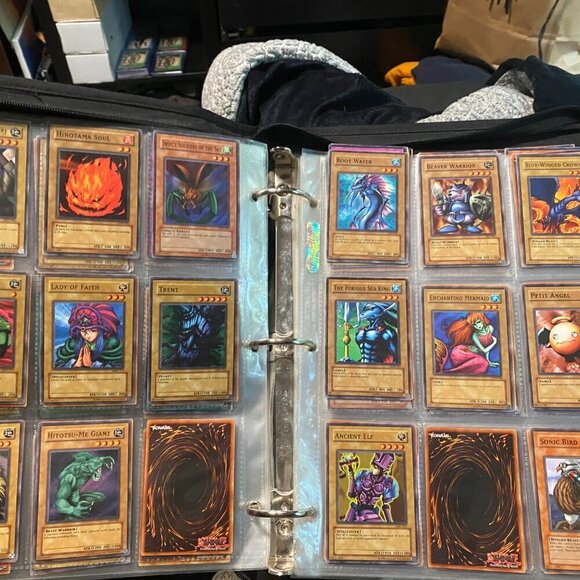 Lot of Vintage 1996 YuGiOh Trading Cards YUGIOH Binder 300+ Cards - Picture 14 of 16